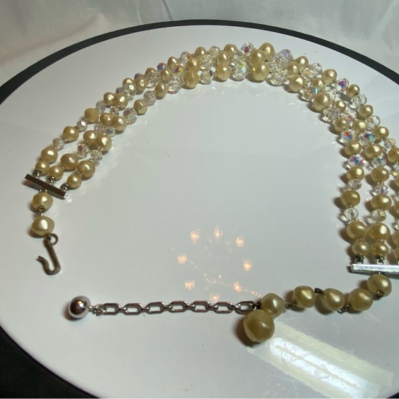 Vintage Laguna 3 Strand Crystal and Faux Pearl necklace. - Picture 4 of 8
